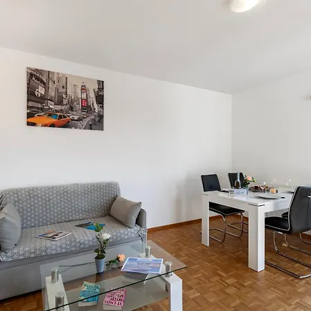 Garden On The 2 - Happy Apartman