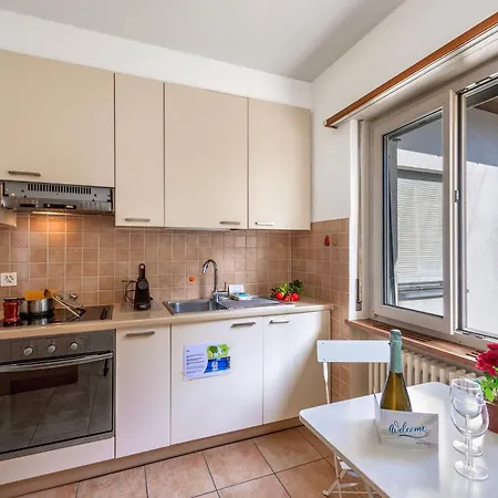 Garden On The 2 - Happy *