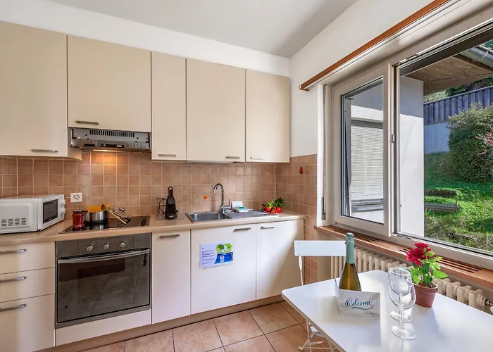 Garden On The 2 - Happy *