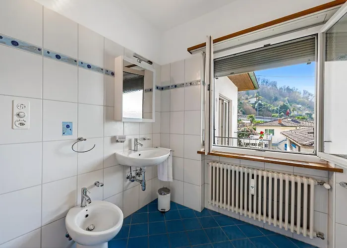 Garden On The 2 - Happy *